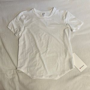 Women’s Lululemon Shirt